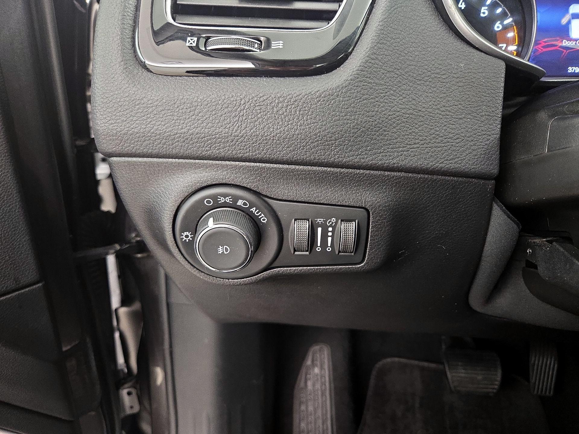 Thumbnail: 2020 Jeep Compass - 13