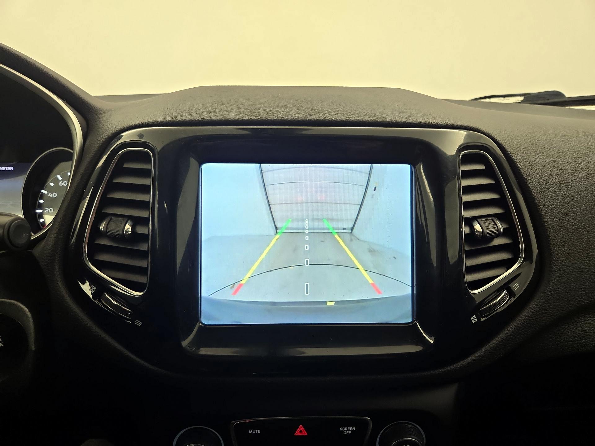 Thumbnail: 2020 Jeep Compass - 14