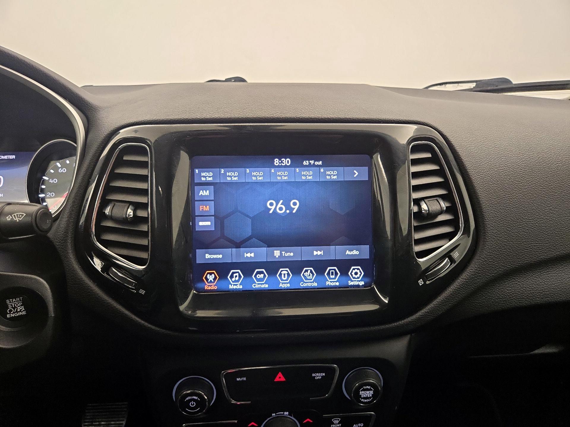 Thumbnail: 2020 Jeep Compass - 15