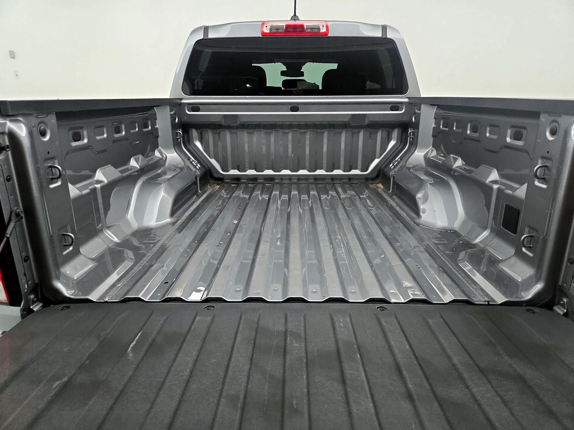 Thumbnail: 2023 Chevrolet Colorado - 20