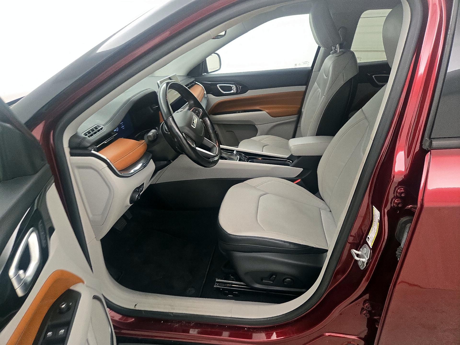 Thumbnail: 2022 Jeep Compass - 11