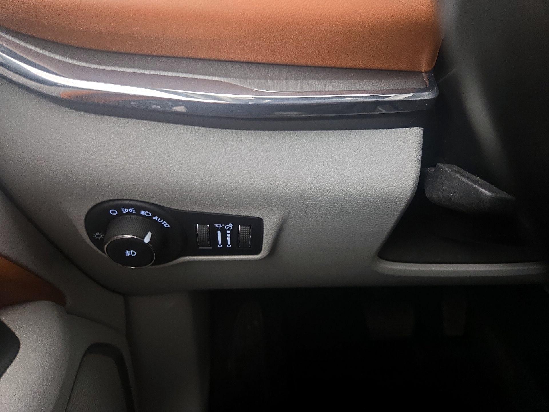 Thumbnail: 2022 Jeep Compass - 13