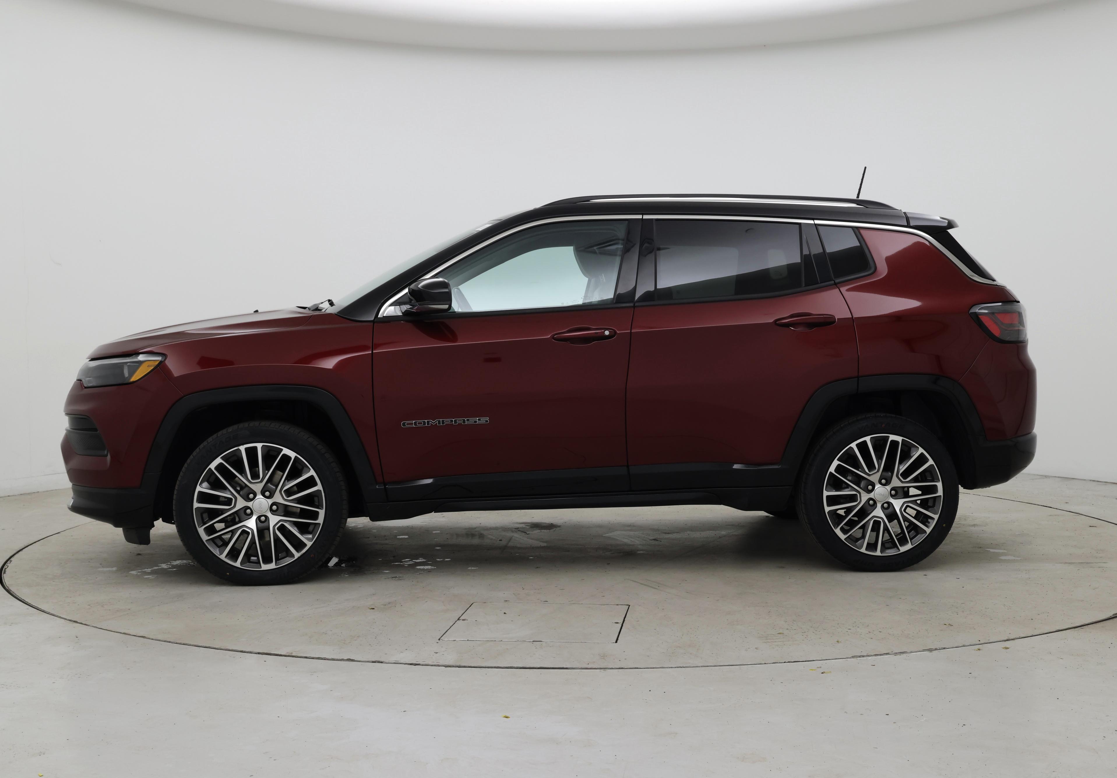 Thumbnail: 2022 Jeep Compass - 3