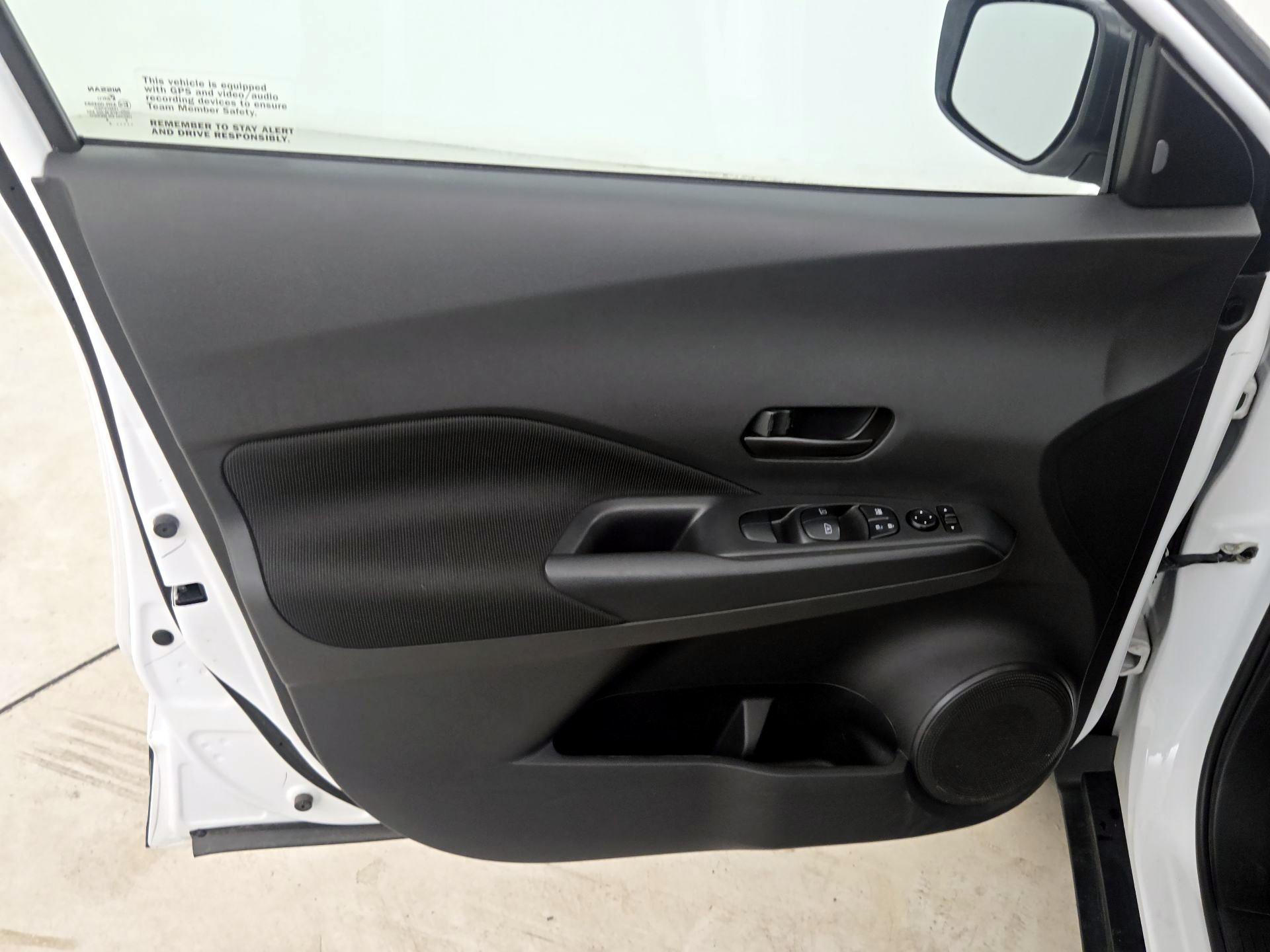 Thumbnail: 2022 Nissan Kicks - 12