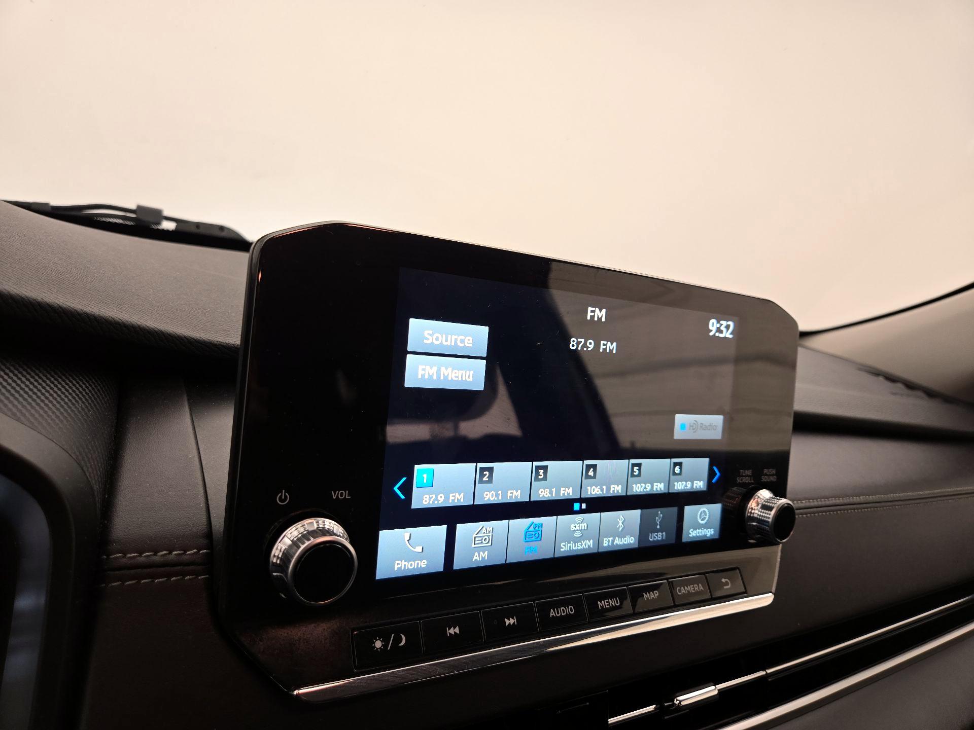 Thumbnail: 2024 Mitsubishi Outlander - 16