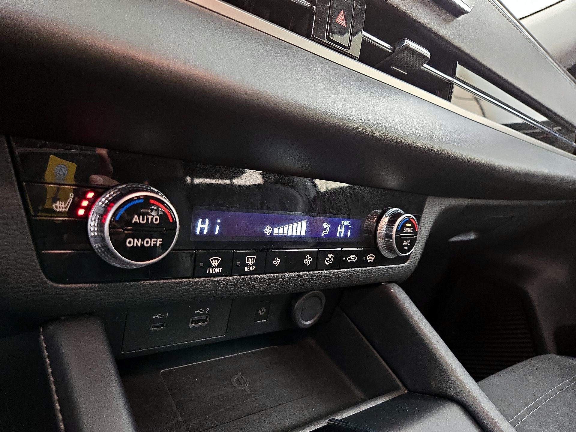 Thumbnail: 2024 Mitsubishi Outlander - 17