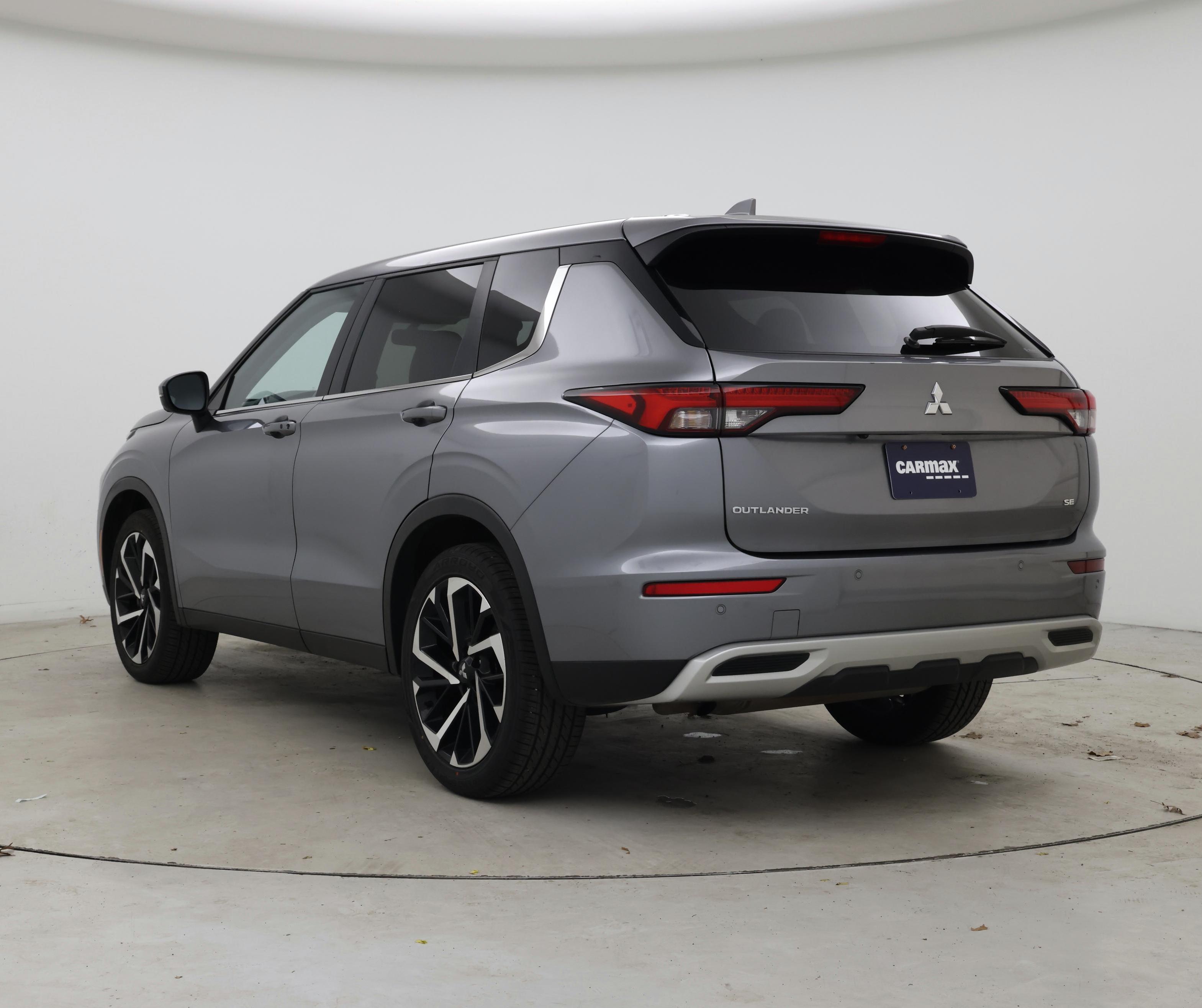 Thumbnail: 2024 Mitsubishi Outlander - 2