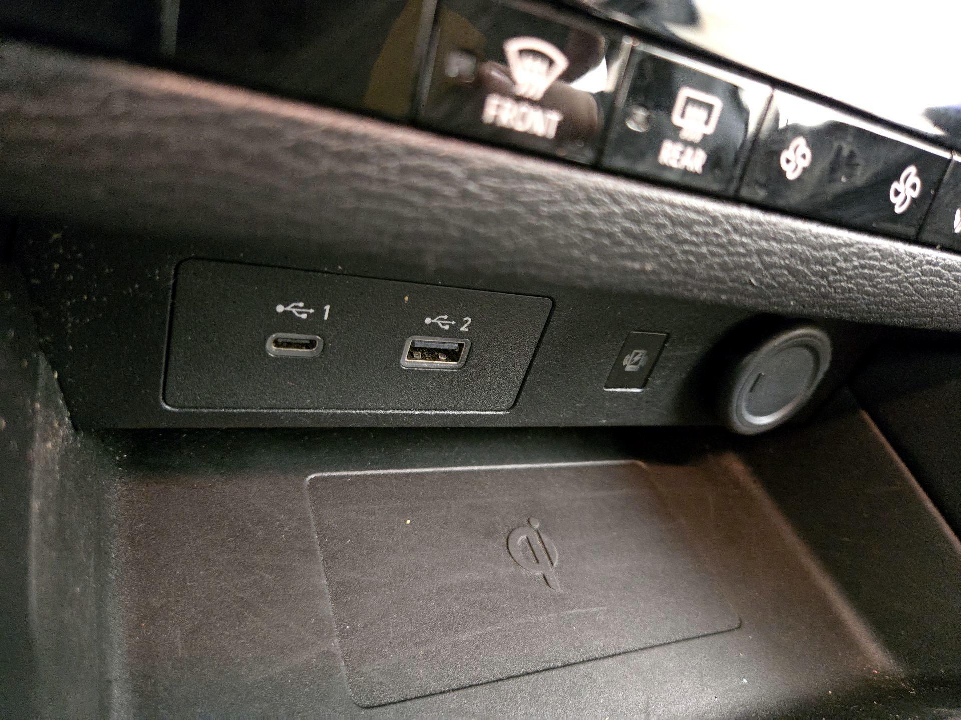 Thumbnail: 2024 Mitsubishi Outlander - 19