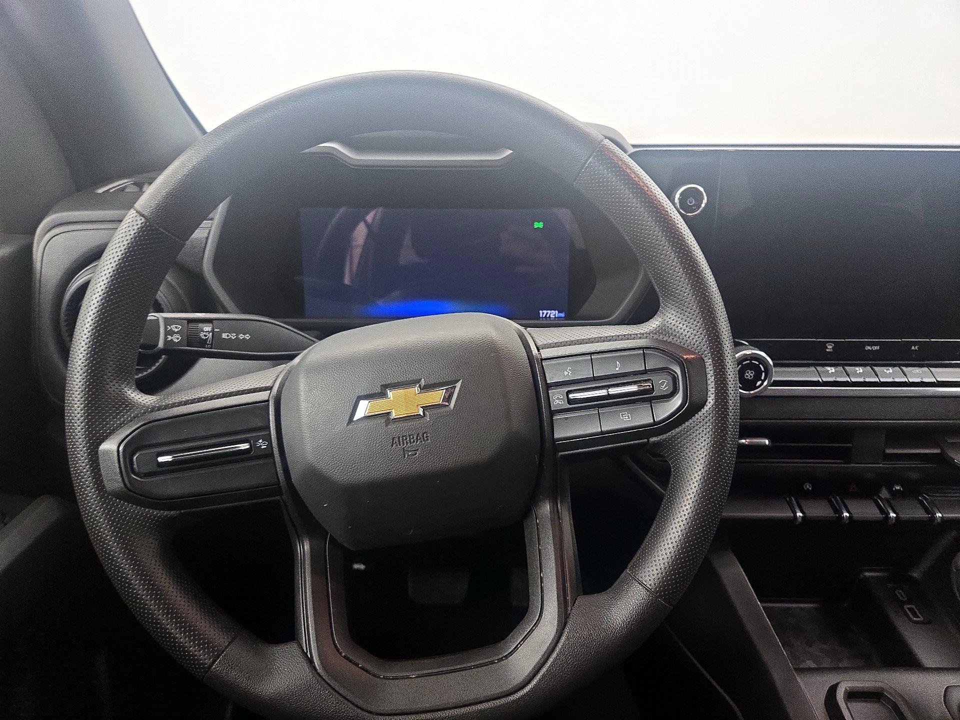 Thumbnail: 2024 Chevrolet Colorado - 10