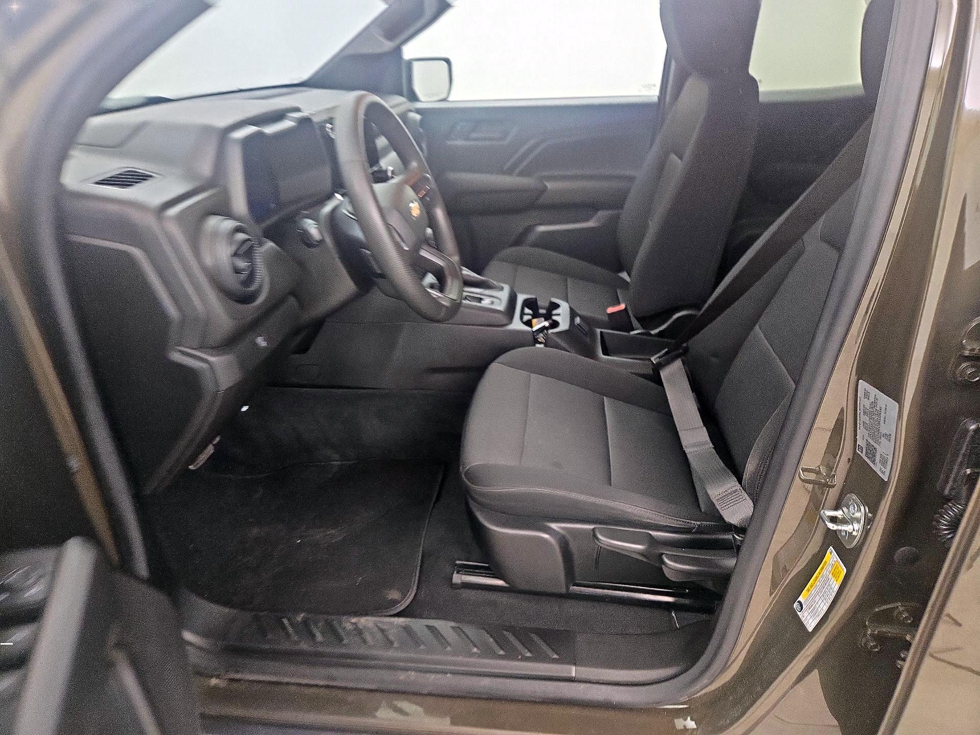 Thumbnail: 2024 Chevrolet Colorado - 11