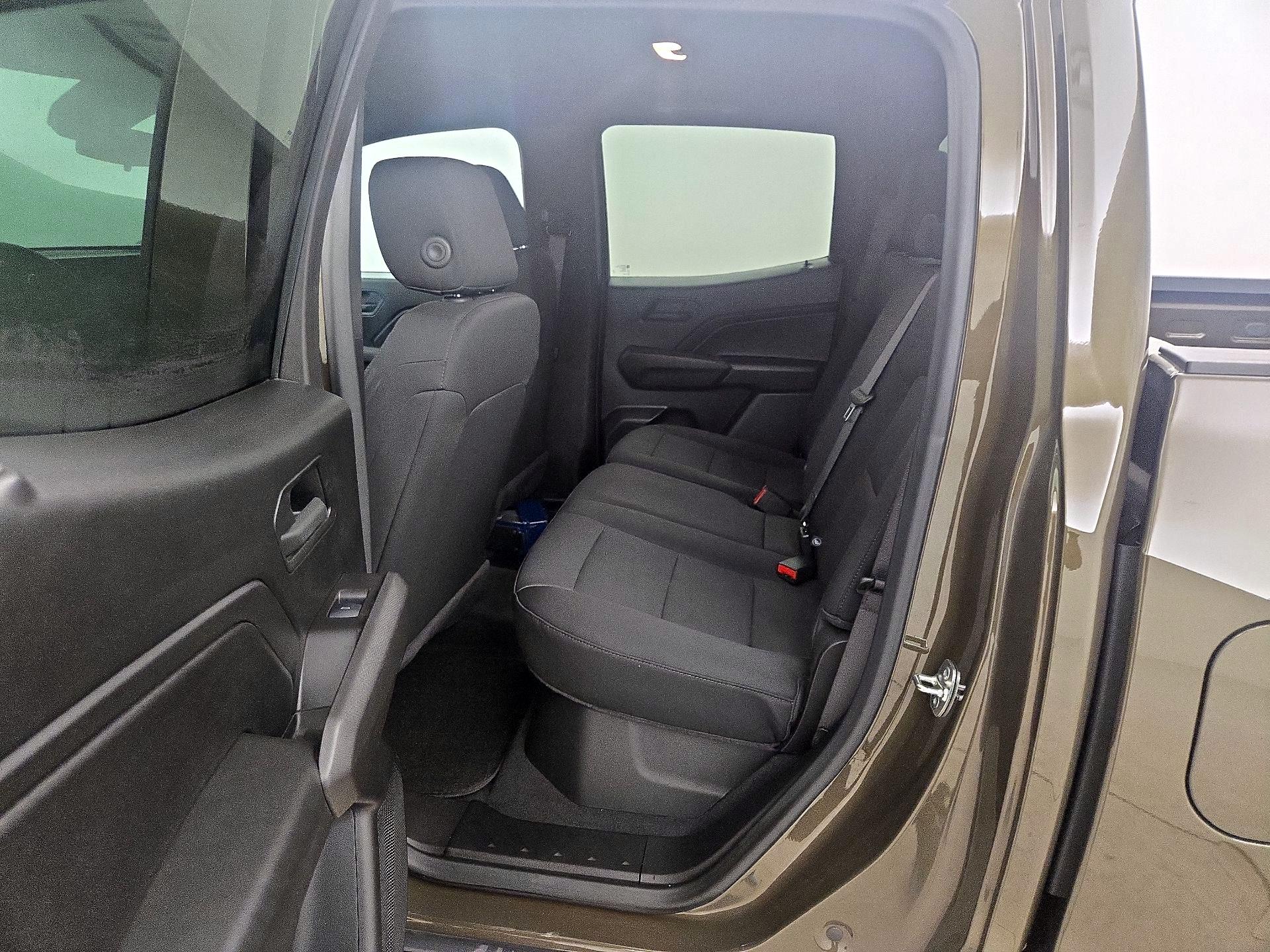 Thumbnail: 2024 Chevrolet Colorado - 19