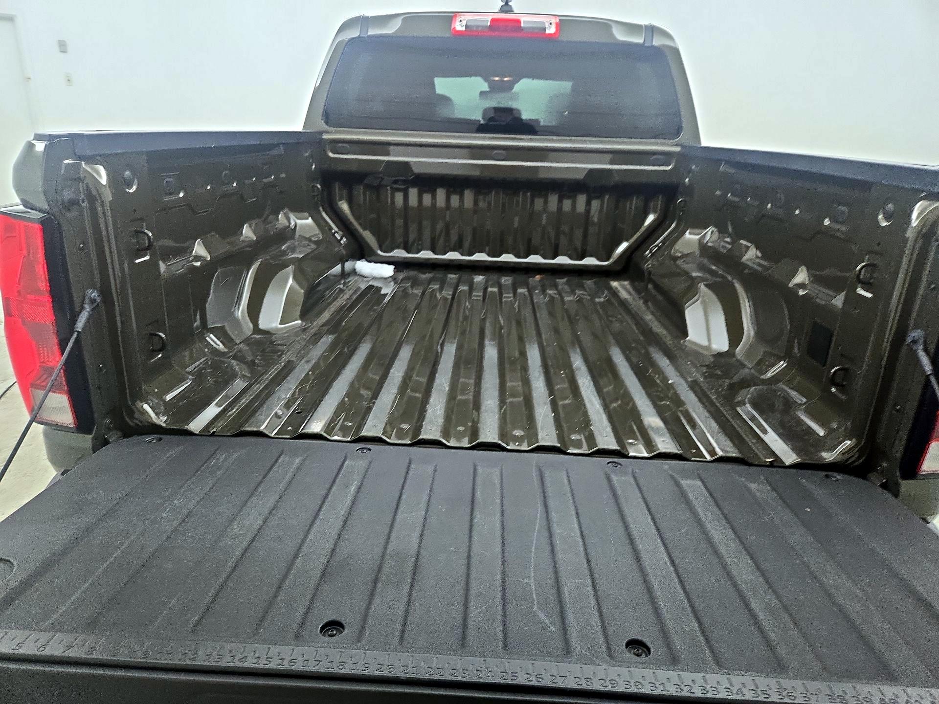 Thumbnail: 2024 Chevrolet Colorado - 20