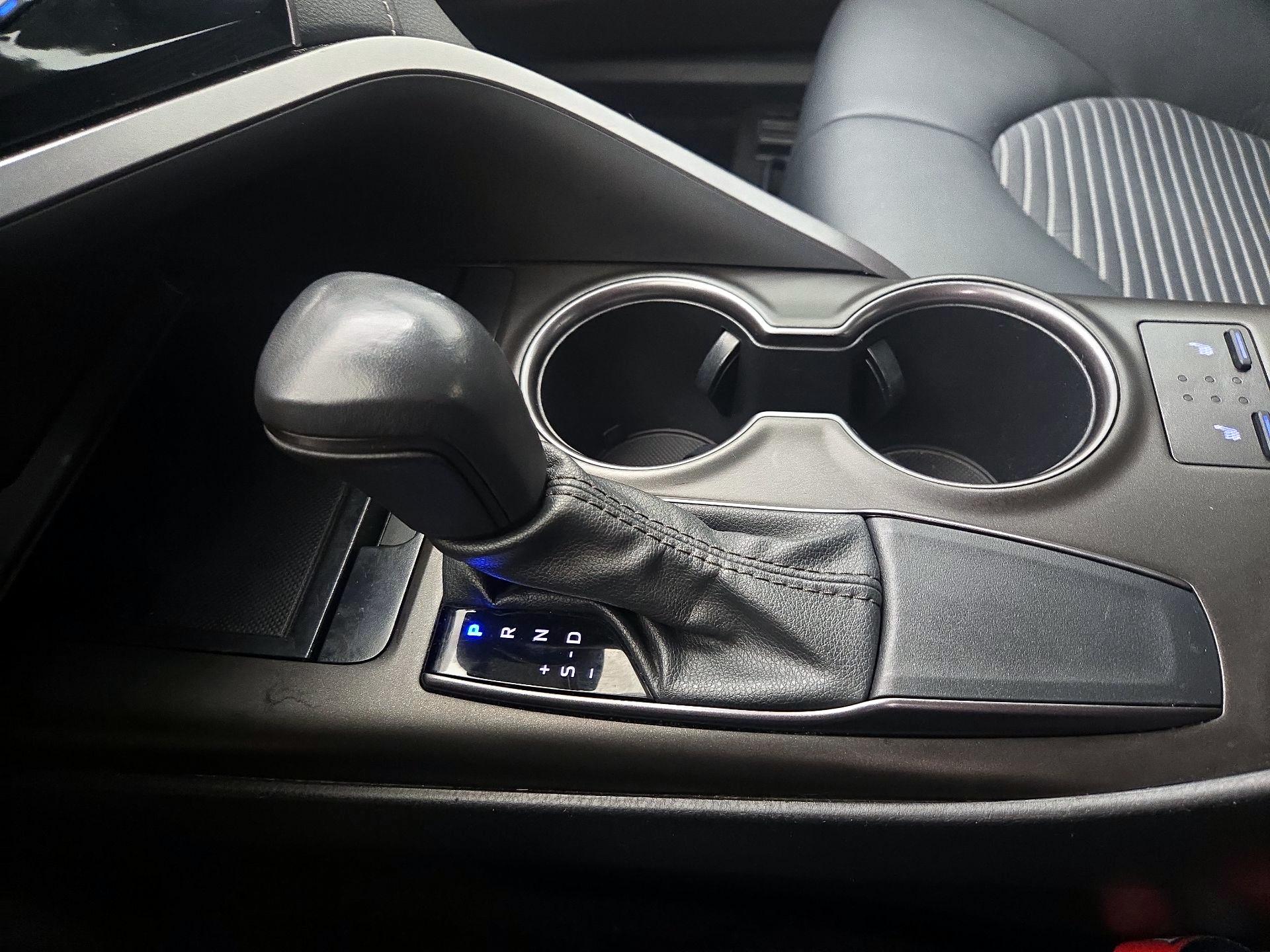 Thumbnail: 2021 Toyota Camry - 17