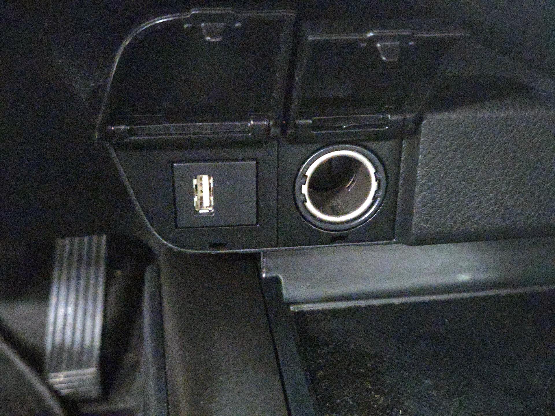 Thumbnail: 2021 Toyota Camry - 18