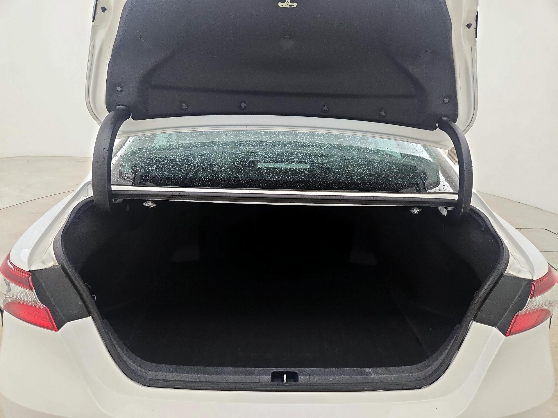 Thumbnail: 2021 Toyota Camry - 20