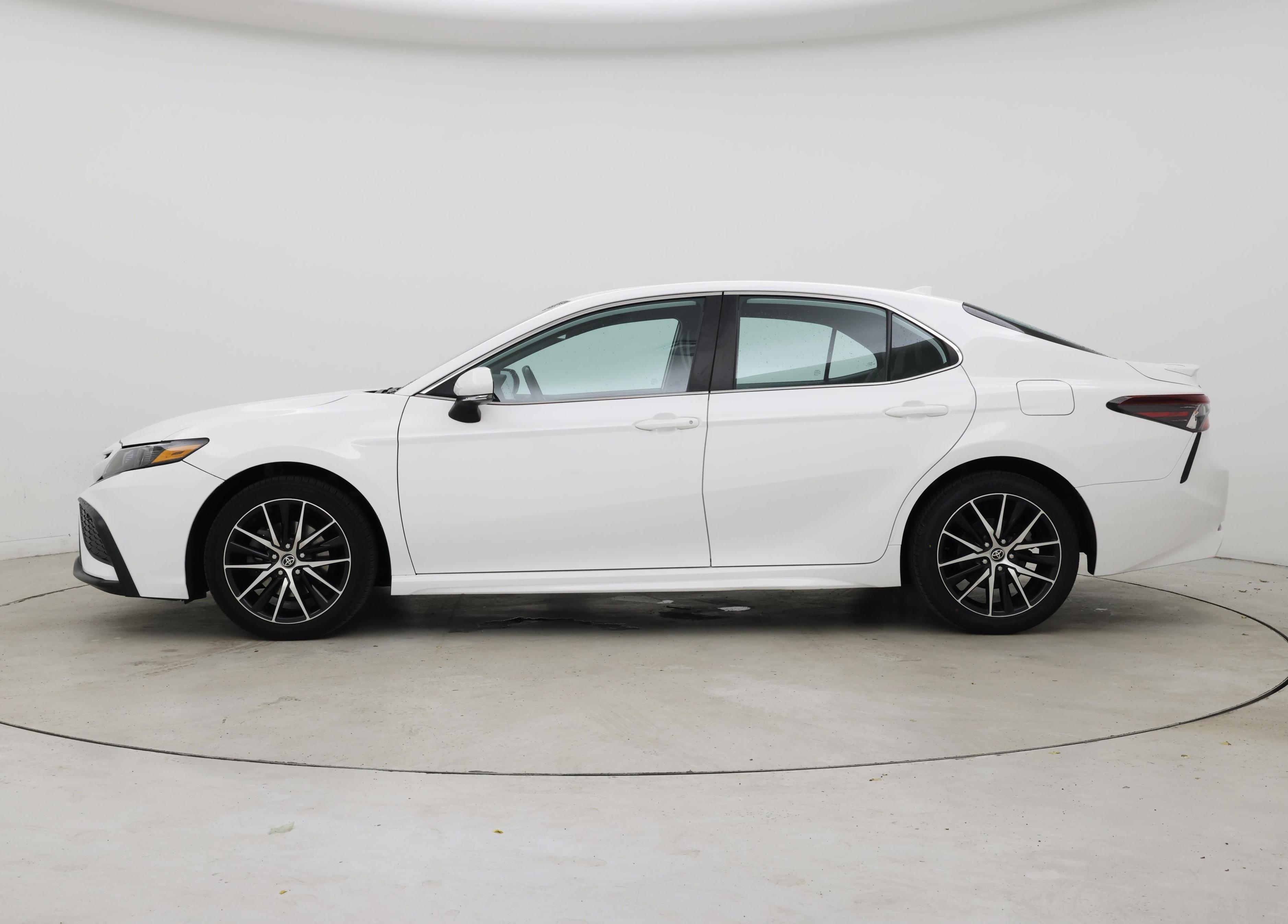 Thumbnail: 2021 Toyota Camry - 3