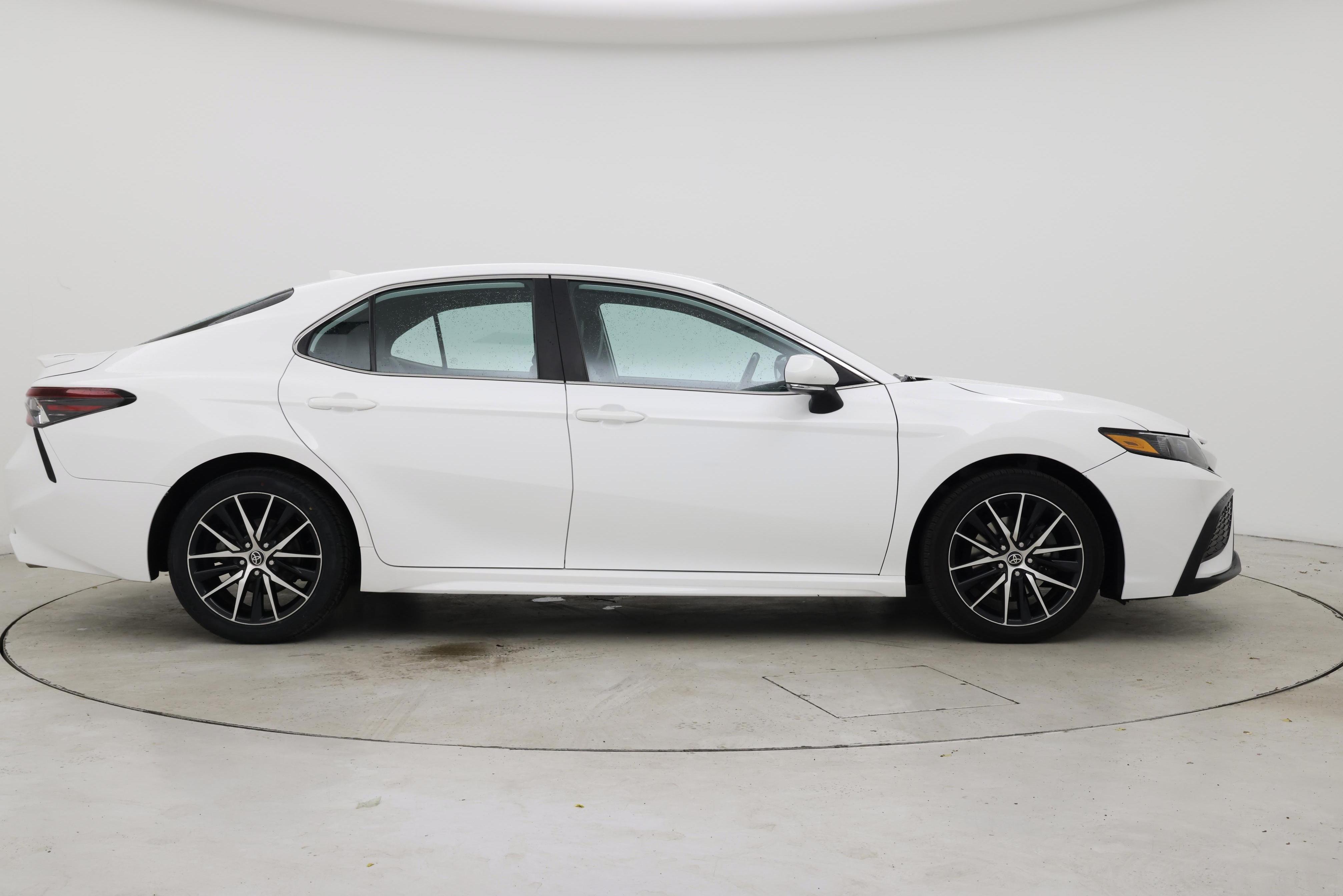 Thumbnail: 2021 Toyota Camry - 7