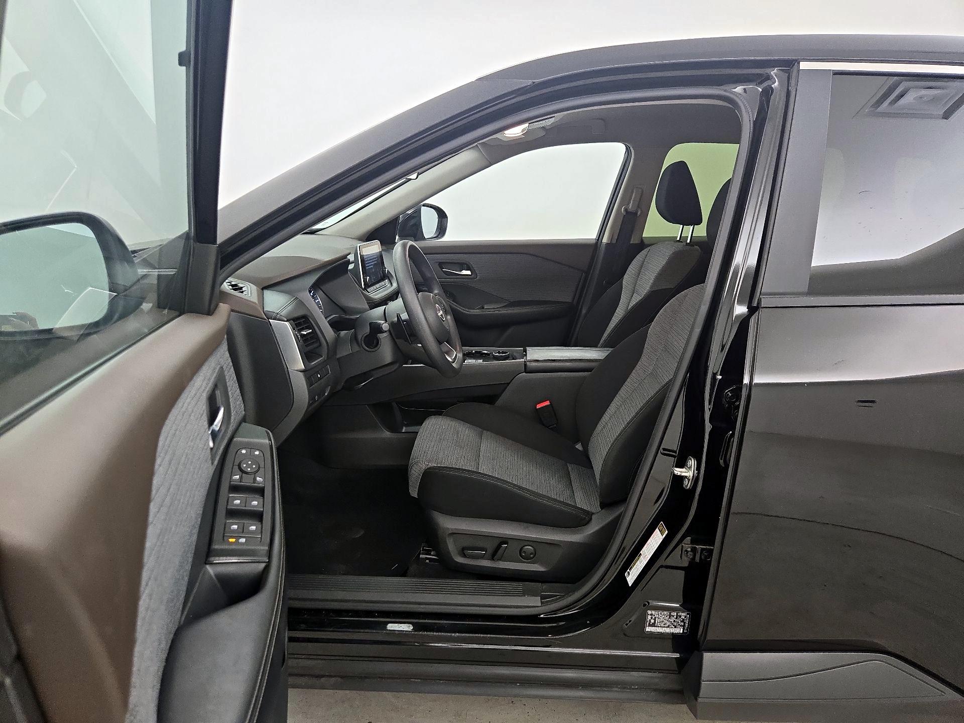 Thumbnail: 2023 Nissan Rogue - 11