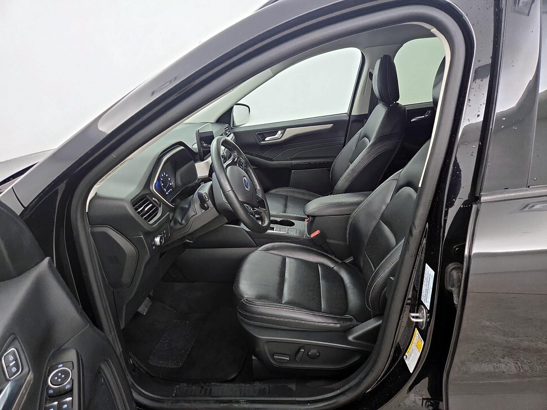 Thumbnail: 2021 Ford Escape - 11