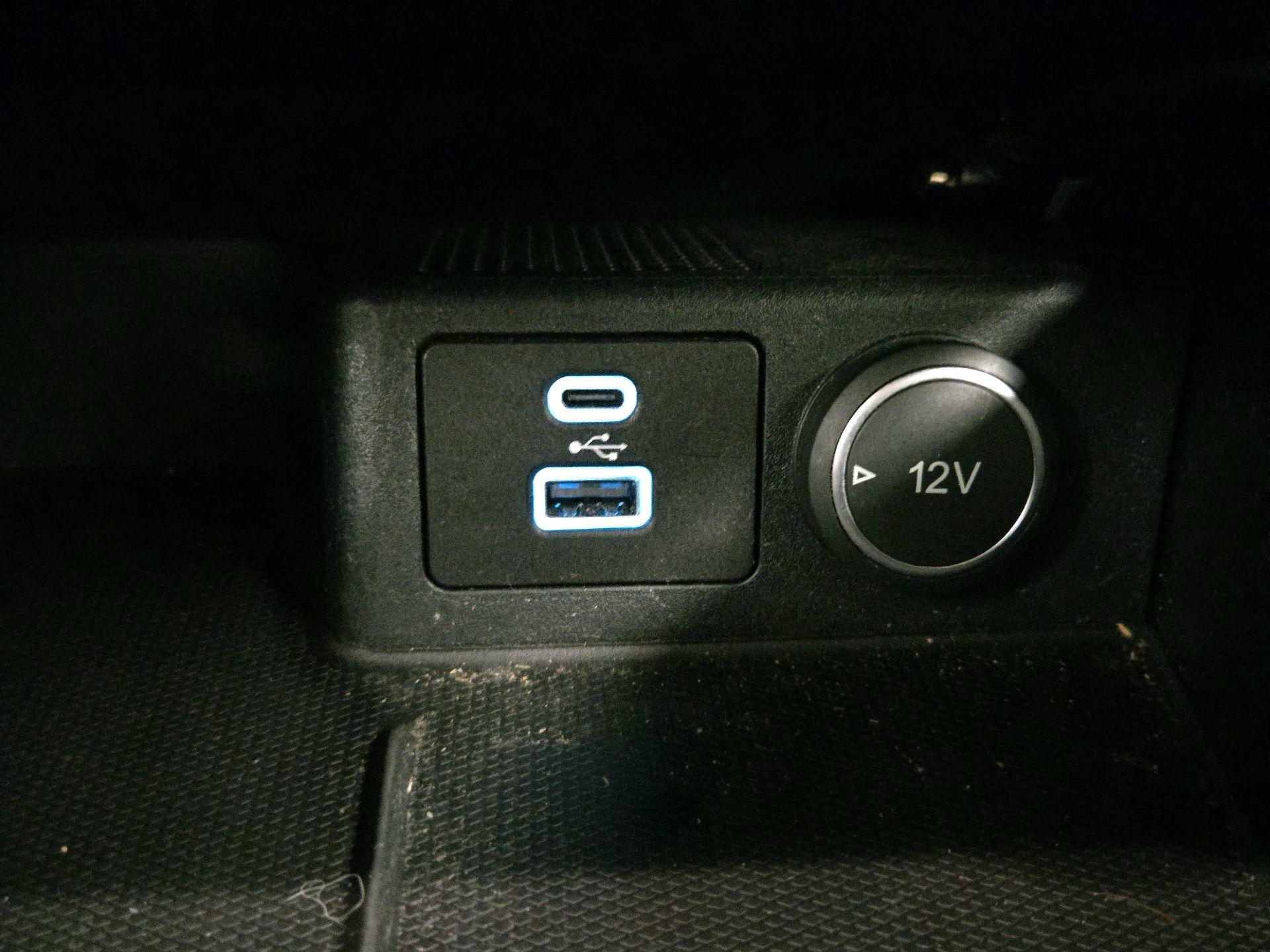 Thumbnail: 2021 Ford Escape - 18