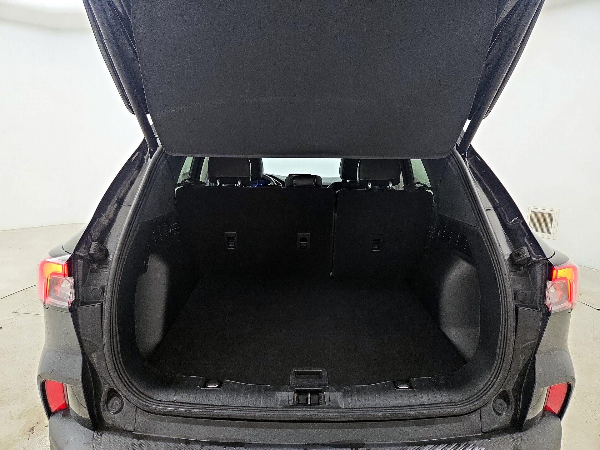 Thumbnail: 2021 Ford Escape - 20