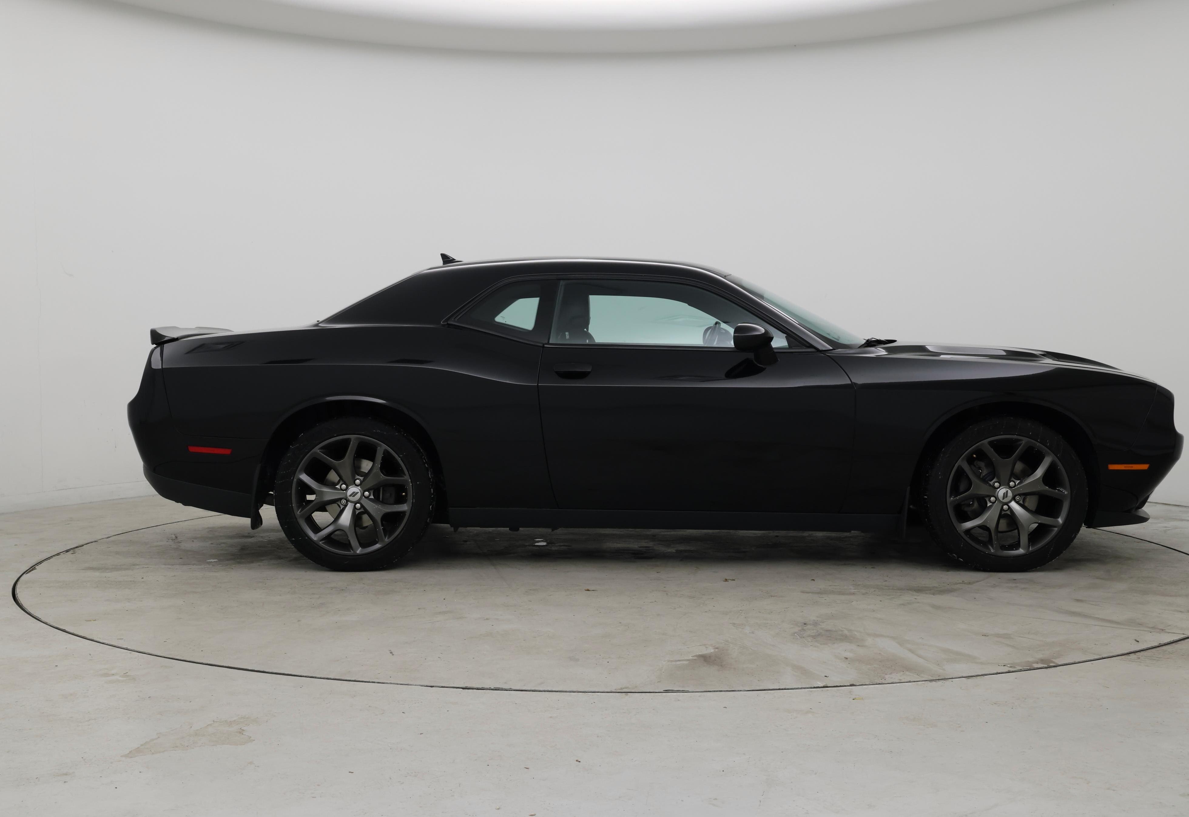 Thumbnail: 2017 Dodge Challenger - 7