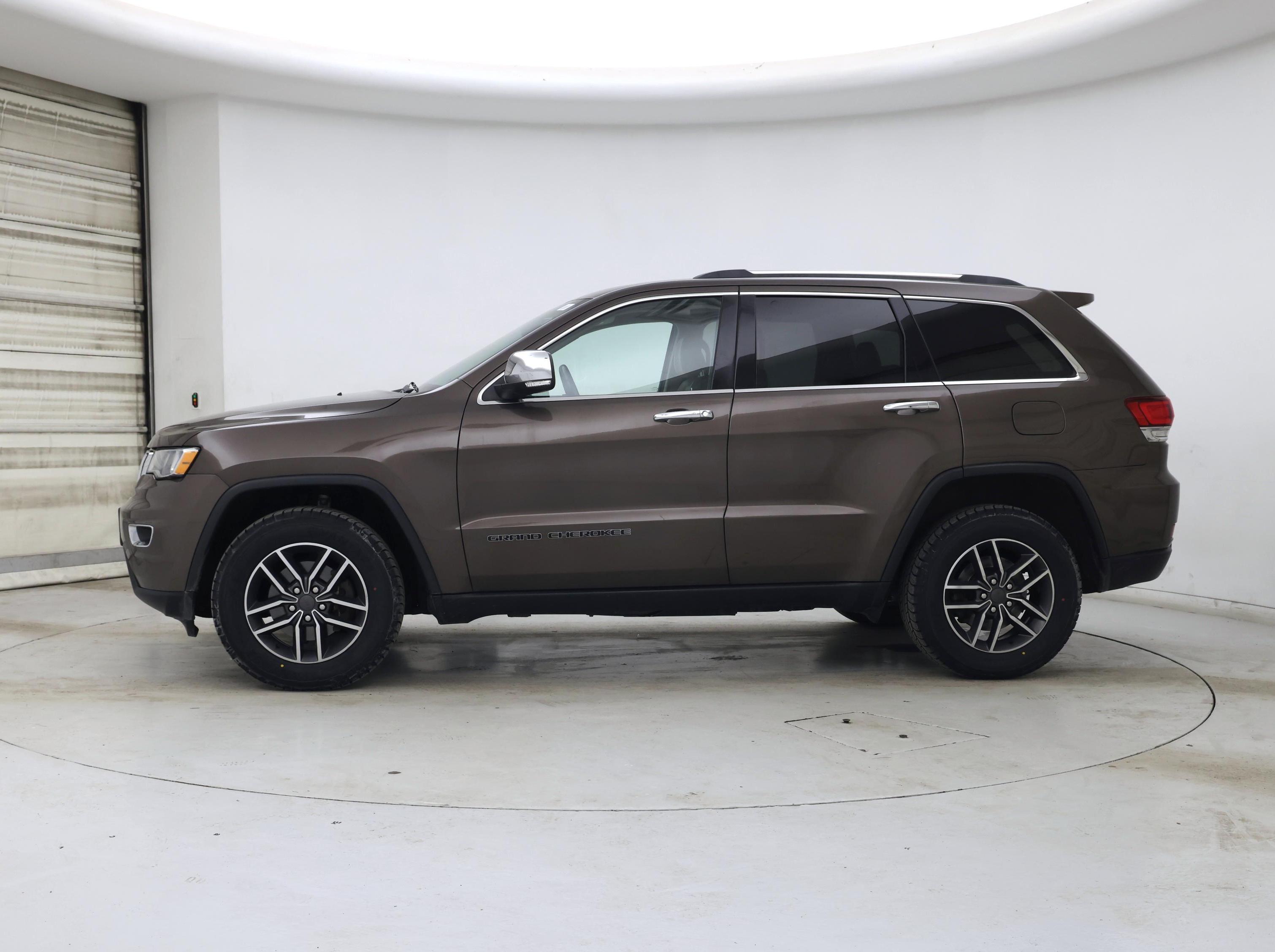 Thumbnail: 2019 Jeep Grand Cherokee - 3
