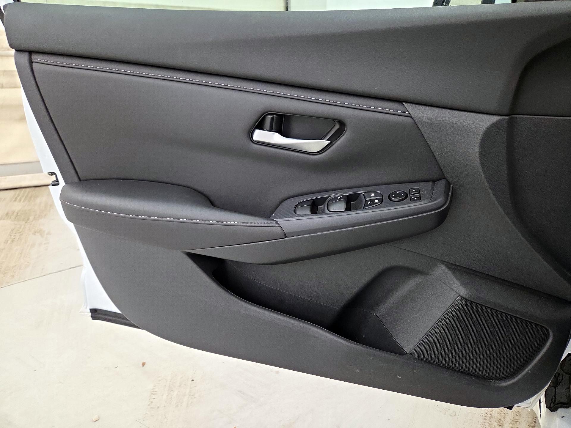 Thumbnail: 2023 Nissan Sentra - 12