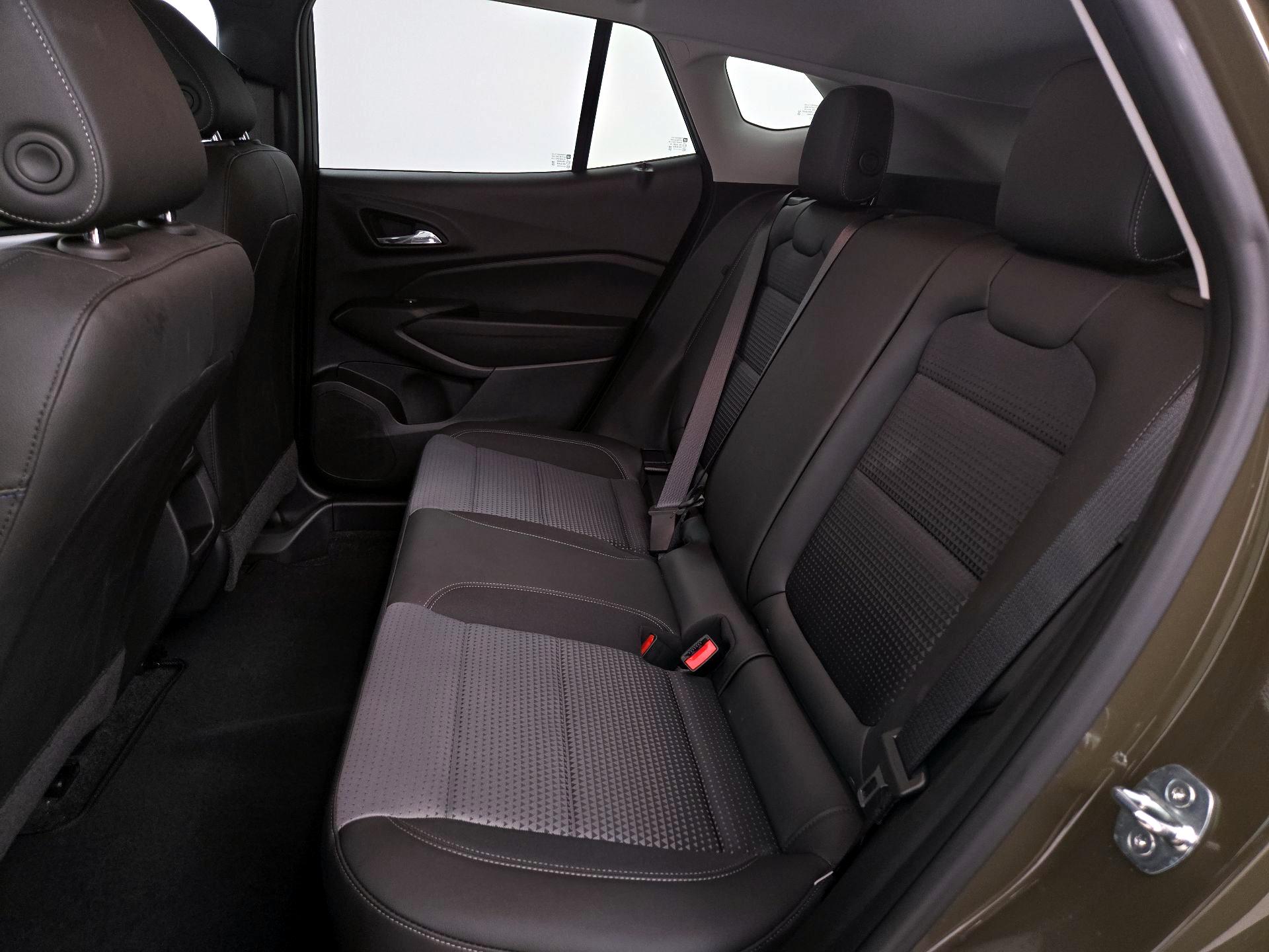 Thumbnail: 2024 Chevrolet Trax - 19