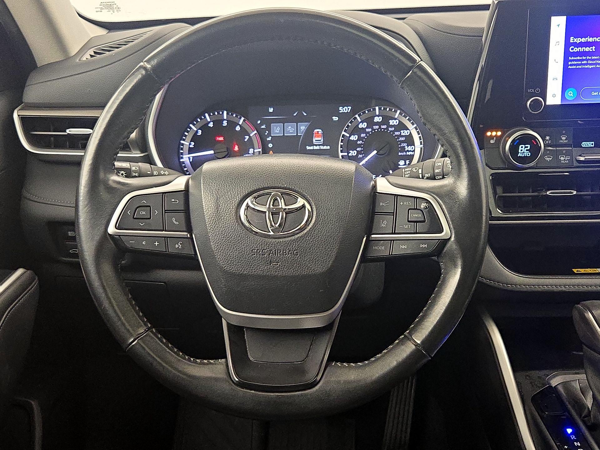 Thumbnail: 2023 Toyota Highlander - 10