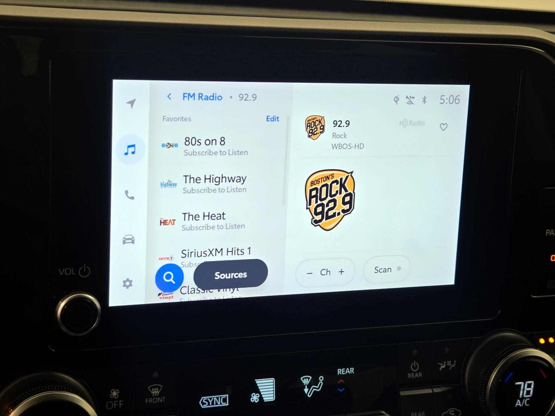 Thumbnail: 2023 Toyota Highlander - 15