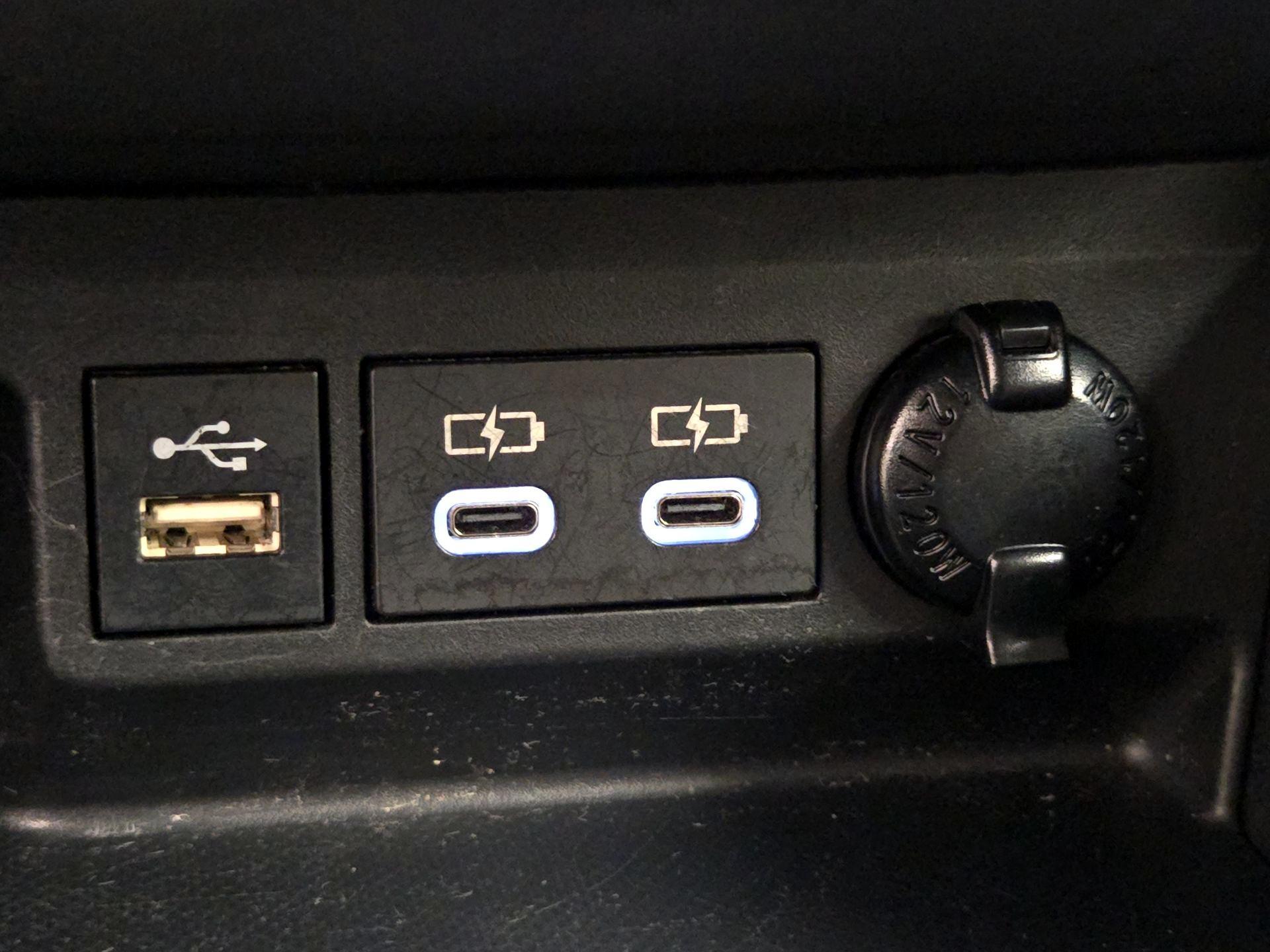 Thumbnail: 2023 Toyota Highlander - 18