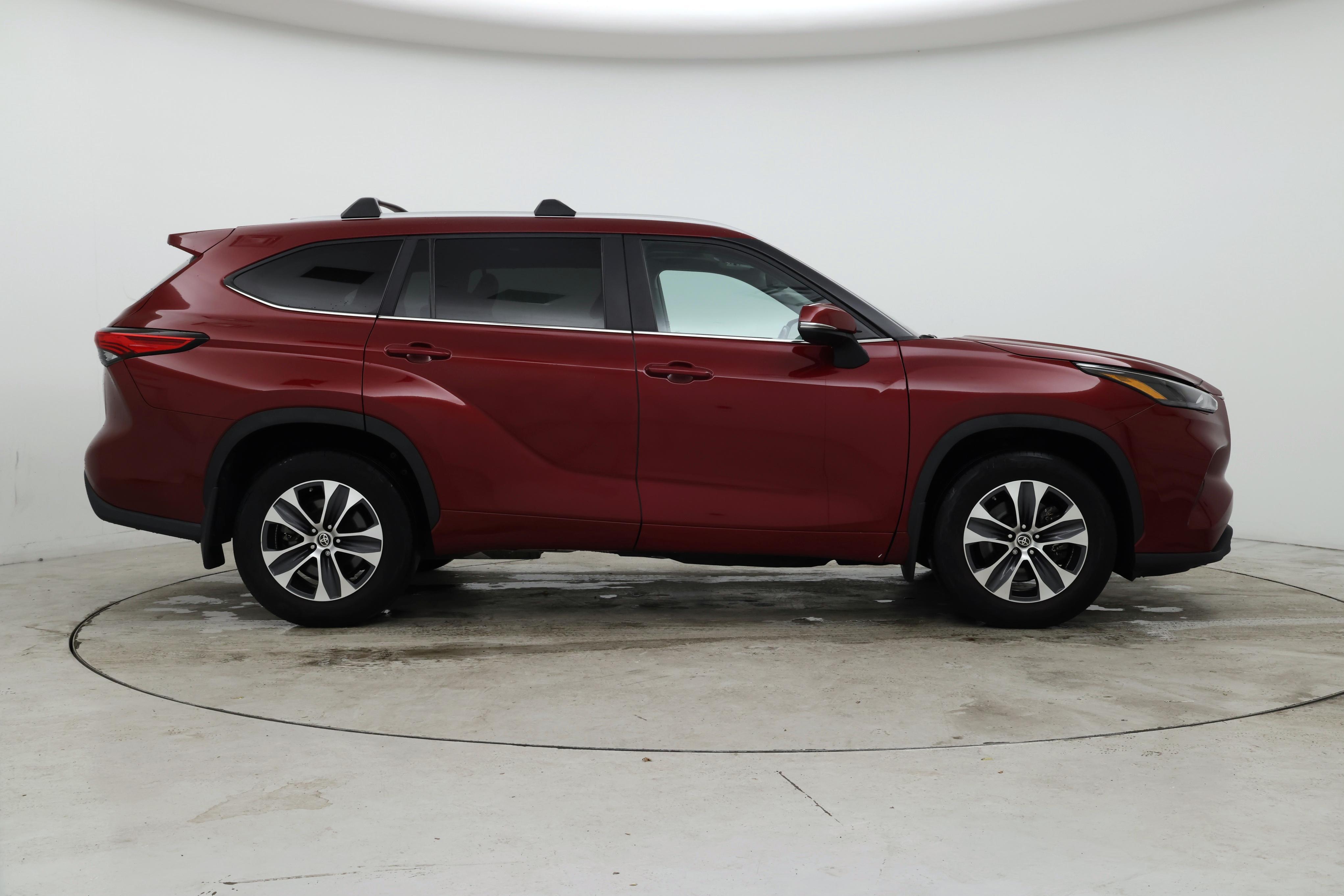 Thumbnail: 2023 Toyota Highlander - 7