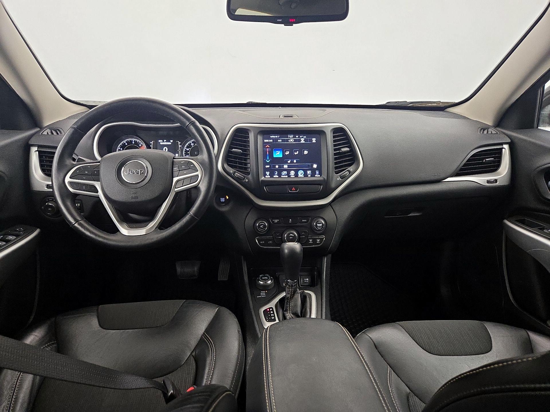 Thumbnail: 2018 Jeep Cherokee - 9