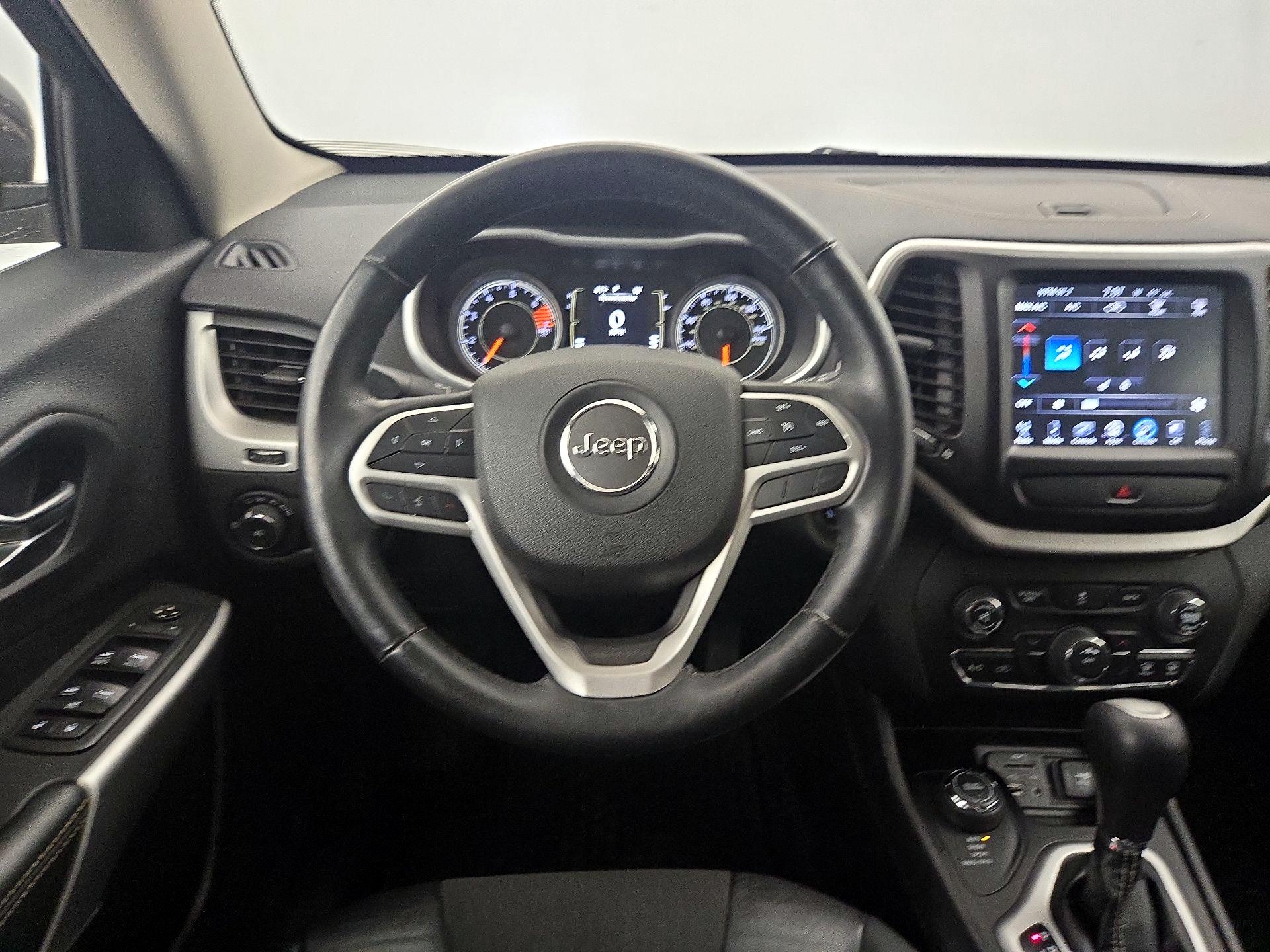 Thumbnail: 2018 Jeep Cherokee - 10