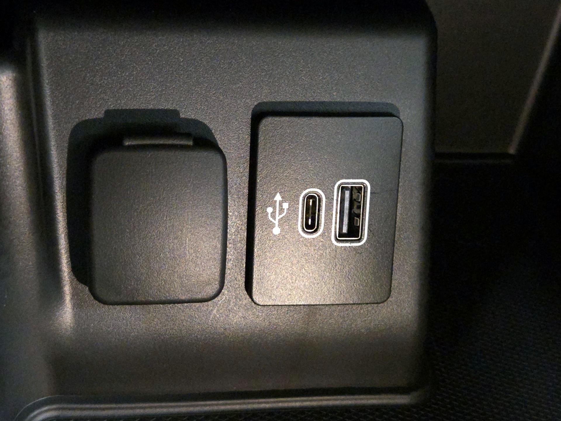 Thumbnail: 2025 Ford Explorer - 18