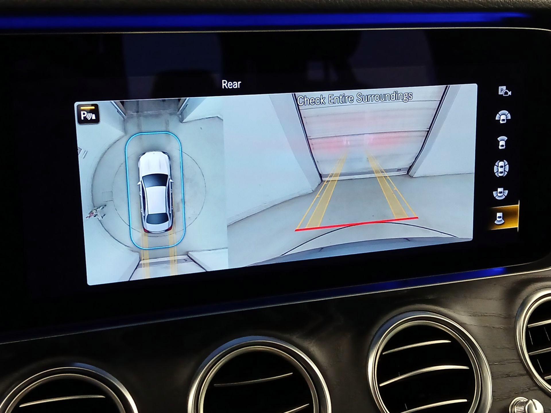 Thumbnail: 2021 Mercedes-Benz E-Class - 15