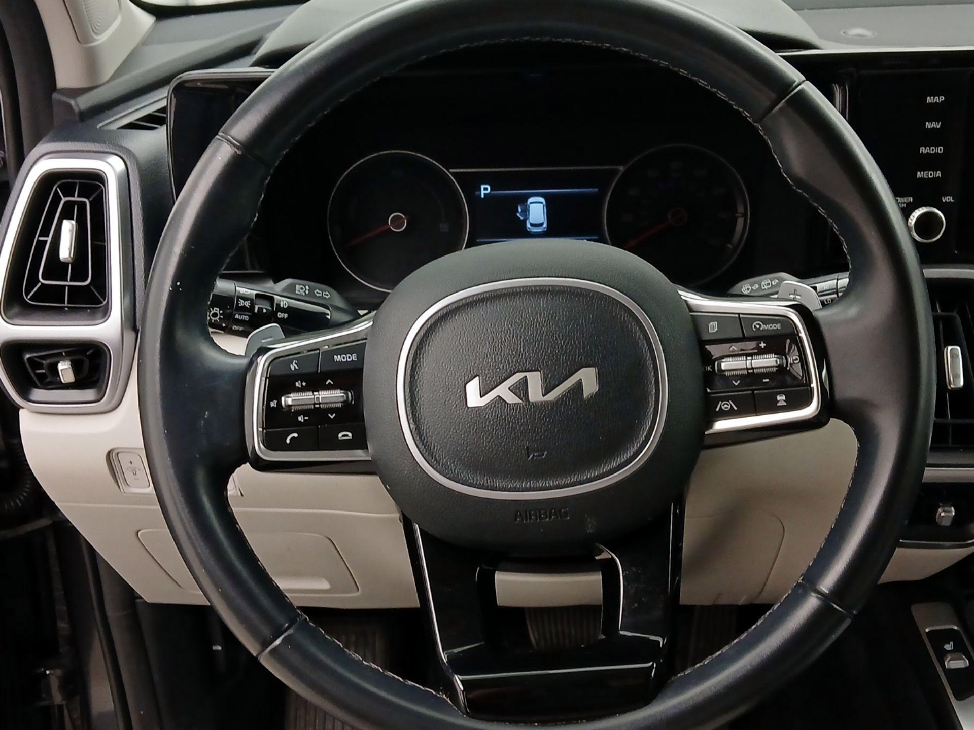 Thumbnail: 2023 Kia Sorento - 10