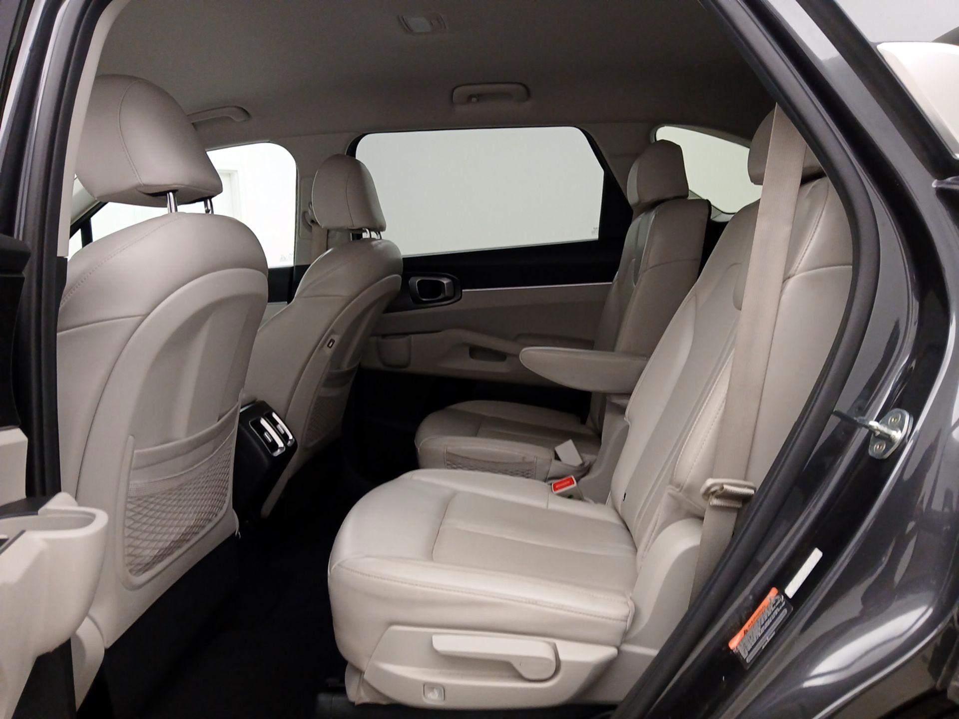 Thumbnail: 2023 Kia Sorento - 19