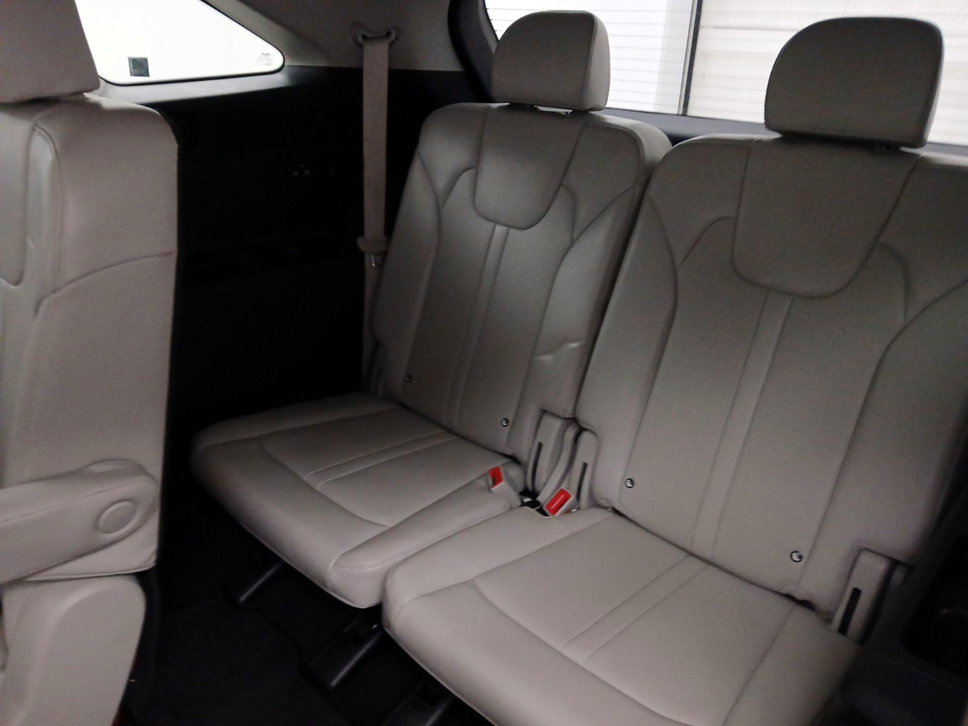 Thumbnail: 2023 Kia Sorento - 20