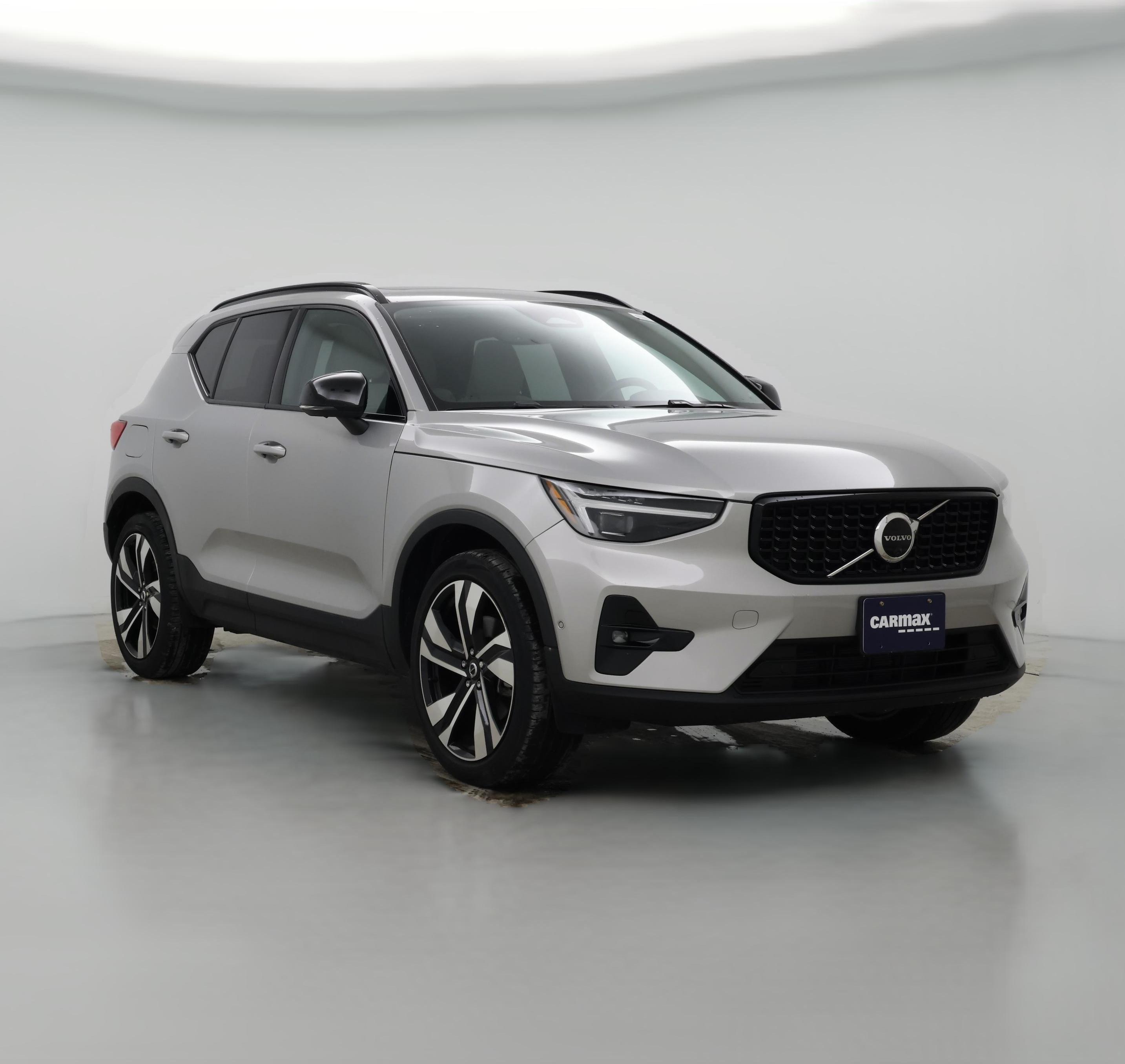 Thumbnail: 2023 Volvo XC40 - 1