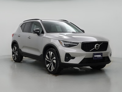 2023 Volvo XC40 B5 Ultimate Dark Theme
