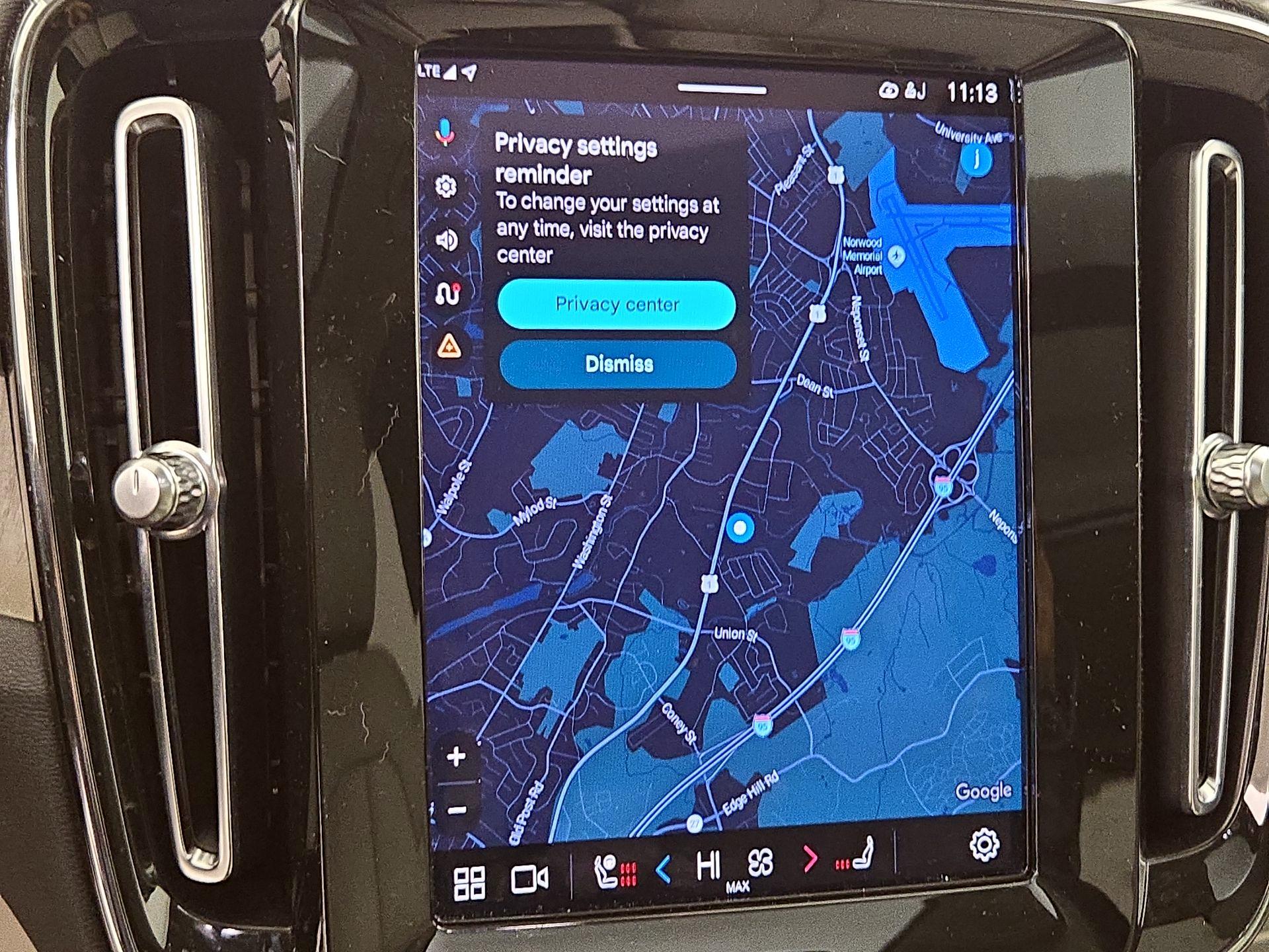 Thumbnail: 2023 Volvo XC40 - 14