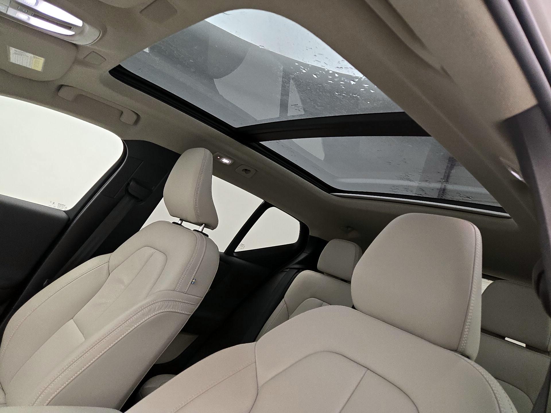 Thumbnail: 2023 Volvo XC40 - 20