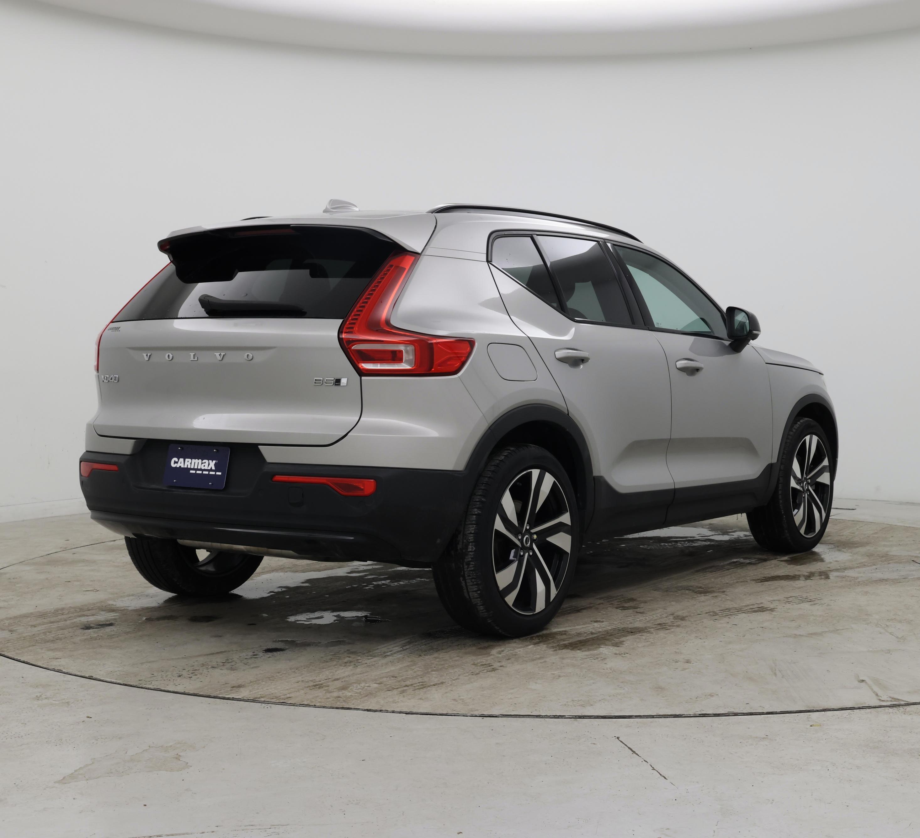 Thumbnail: 2023 Volvo XC40 - 8
