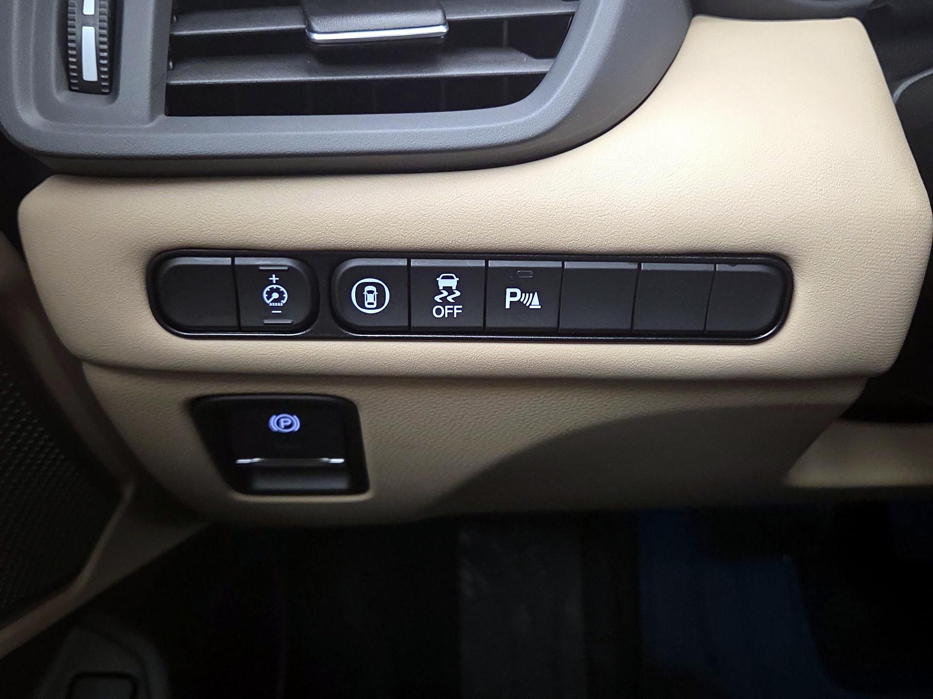 Thumbnail: 2025 Acura TLX - 13