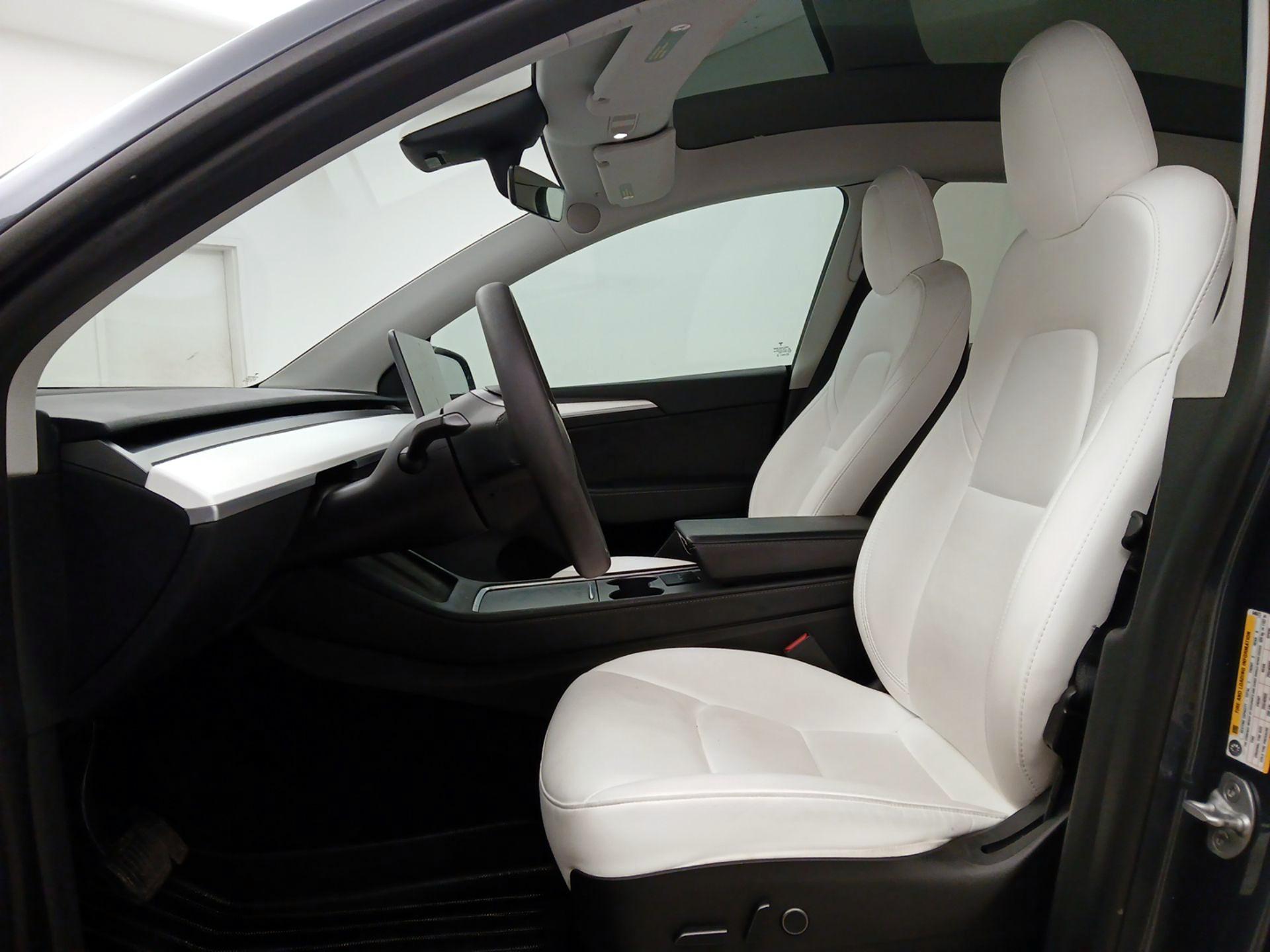 Thumbnail: 2023 Tesla Model Y - 11