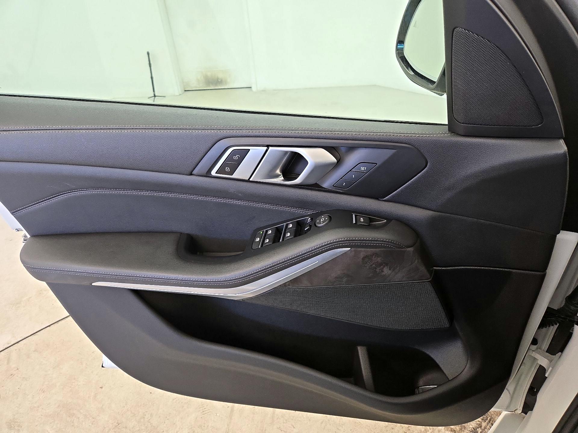 Thumbnail: 2023 BMW X5 - 12