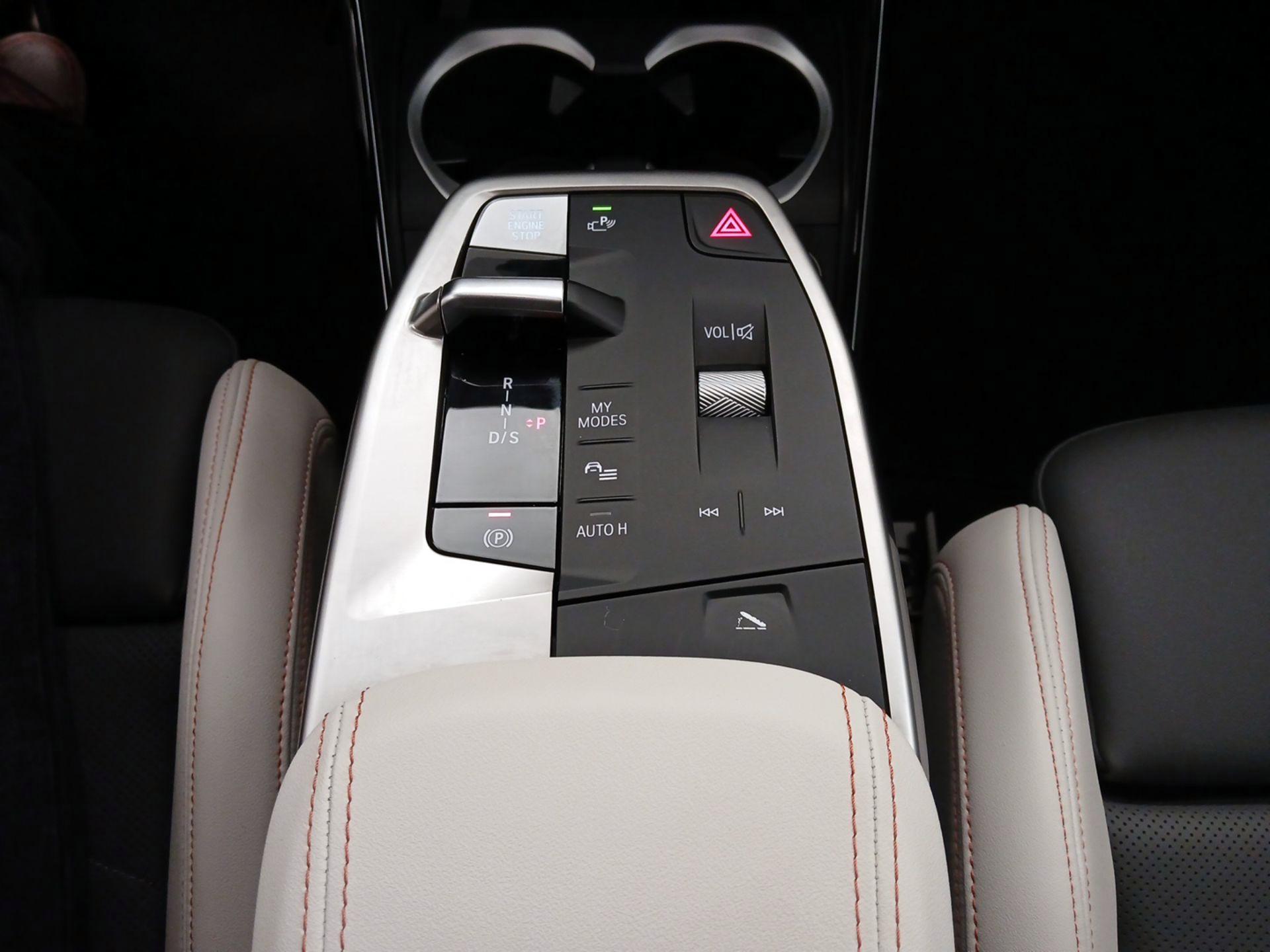 Thumbnail: 2025 BMW X2 - 17