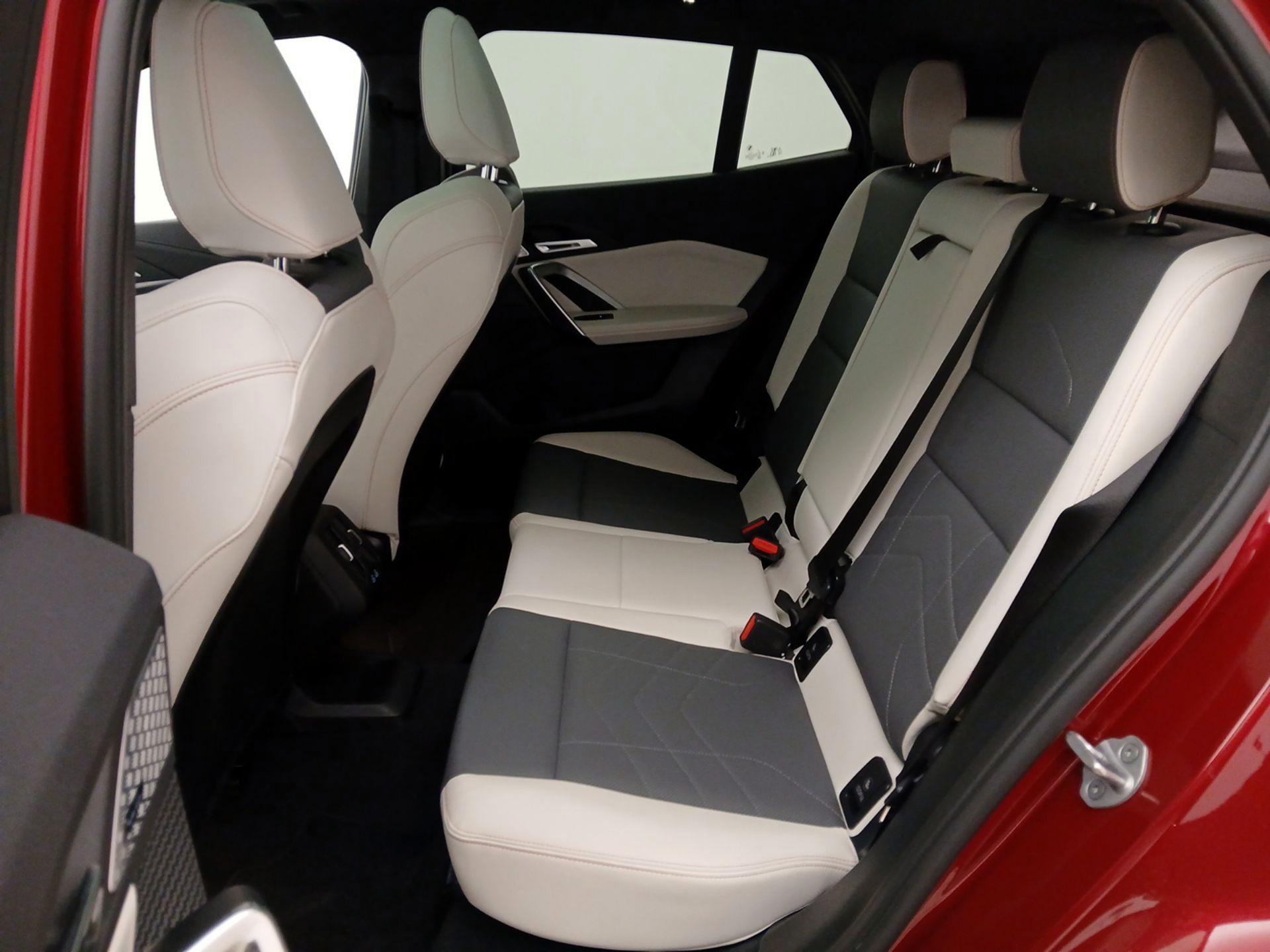 Thumbnail: 2025 BMW X2 - 20